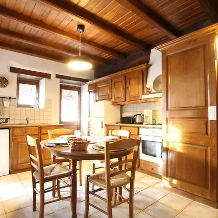 Gaztelia * Saint-Jean-le-Vieux (Ain)